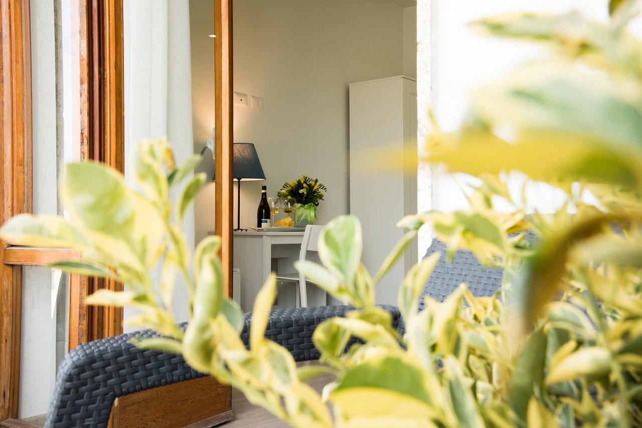 La Reginella Apartment Sorrento Luaran gambar